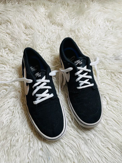 Nike men’s | Black & White