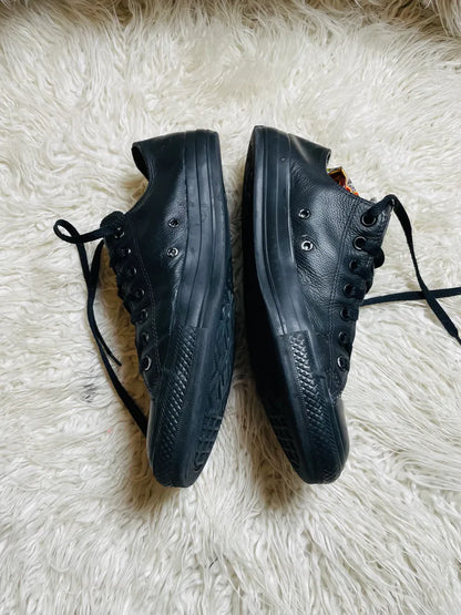Chuck Taylor | Black | Leather | Lo top | Converse