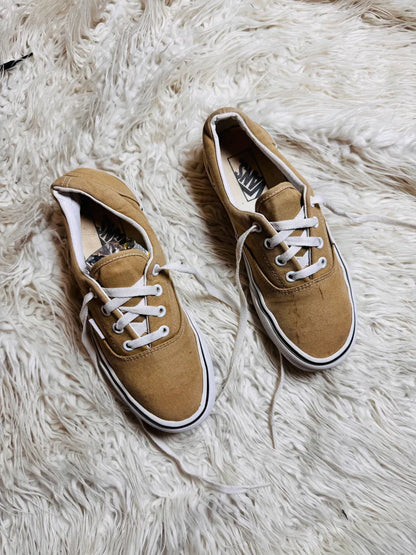 Vans | Dust Golden | At Wood