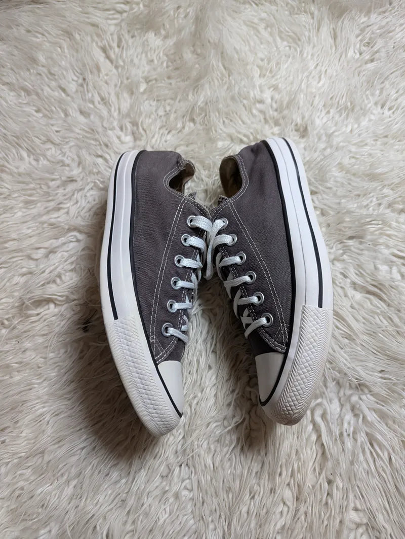 Chuck Taylor | Grey & White | Lo top | Converse