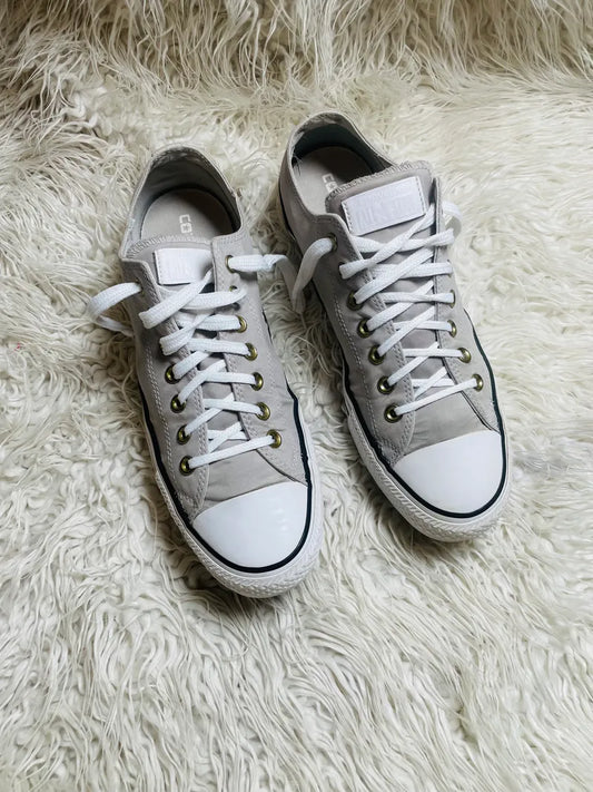 Chuck Taylor | Grey & White | Lo top | Converse