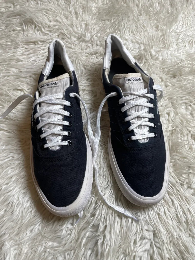 Black & White Lo Top Addias Sneakers