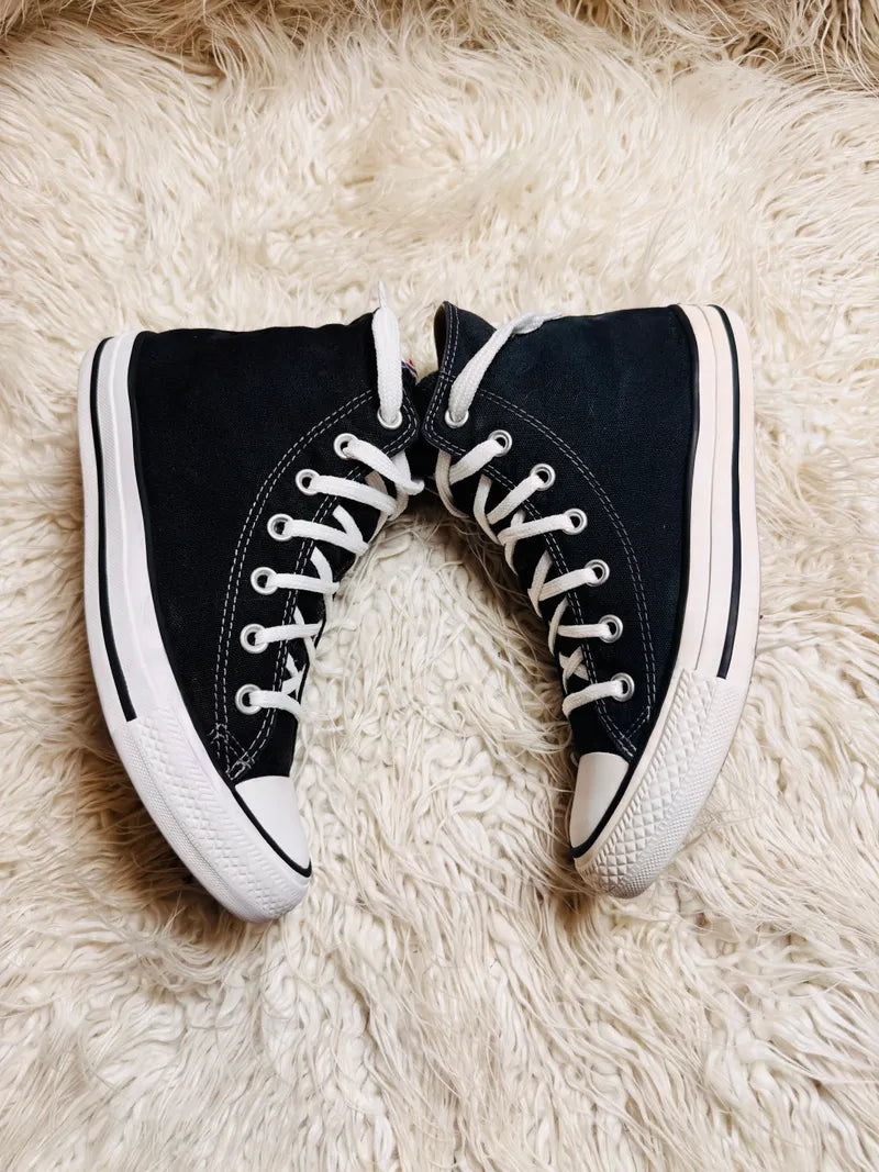 Chuck Taylor | Black & White | High top| Converse