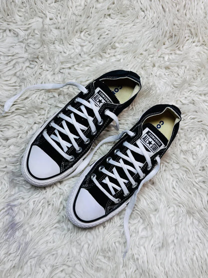 Chuck Taylor | Black & White | Lo top | Converse