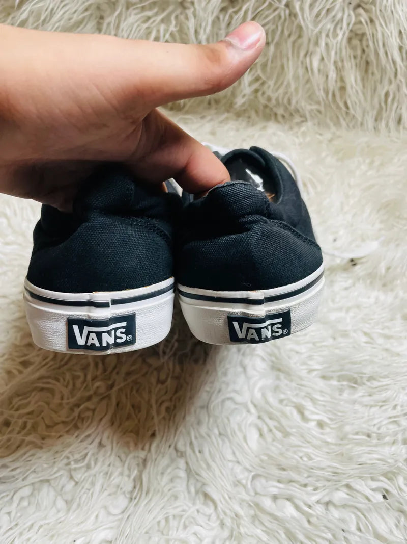 Vans Authentic | Black & White | Lo Top
