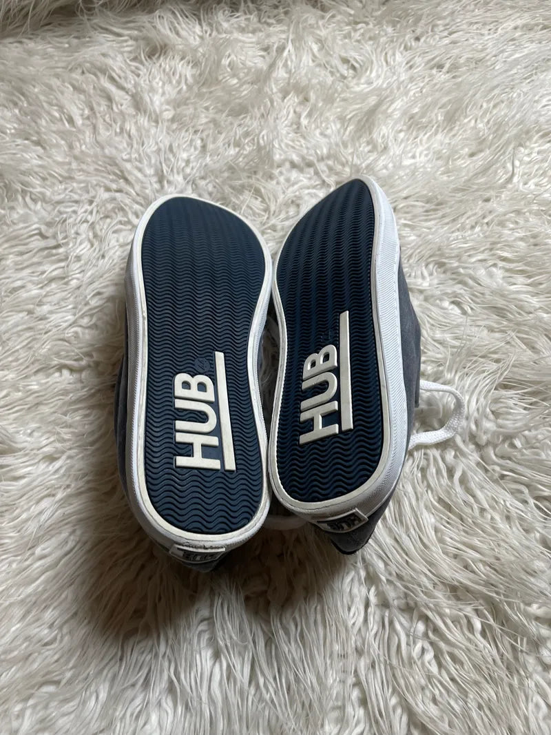 HUB Footwear | dark blue canvas low-top sneakers