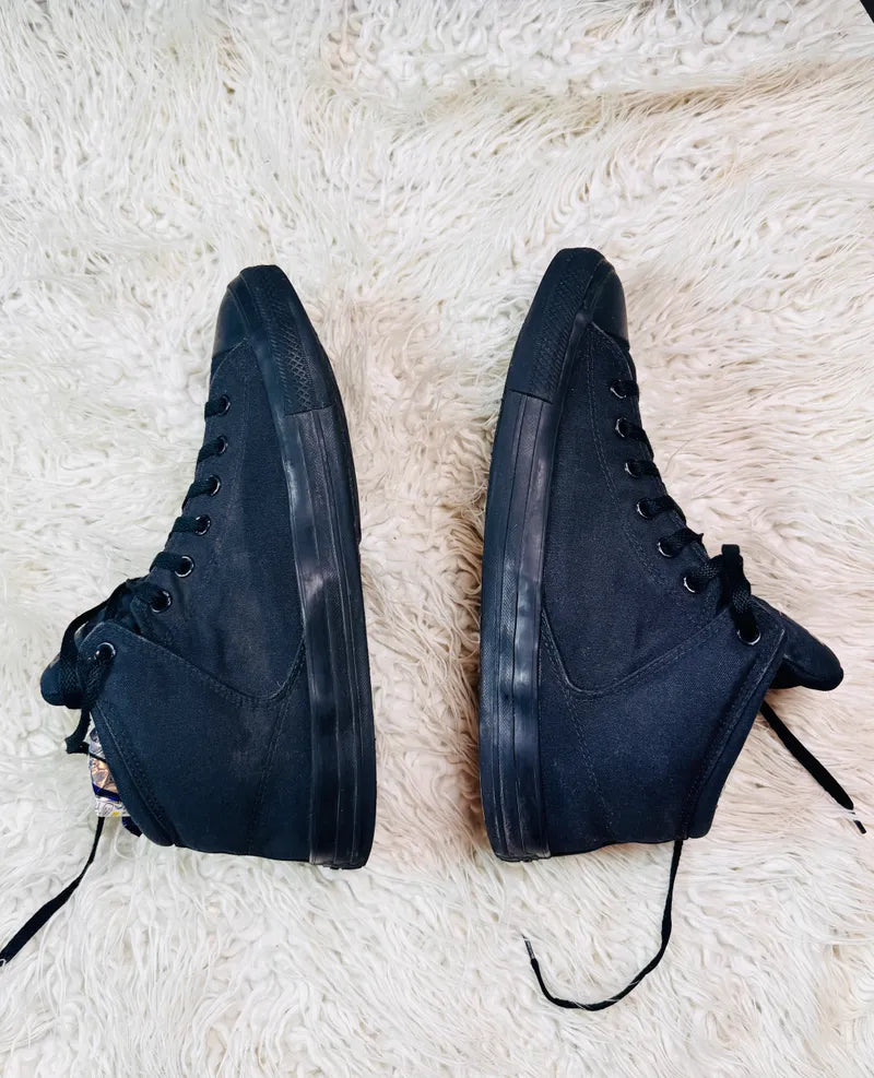 Chuck Taylor | Black | High top| Converse | Padded