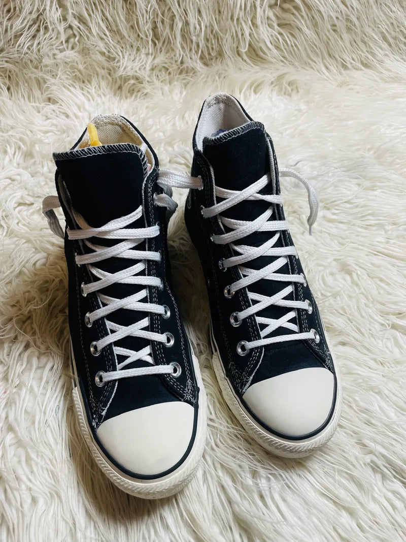 Chuck Taylor | Black & White | High top| Converse | Padded