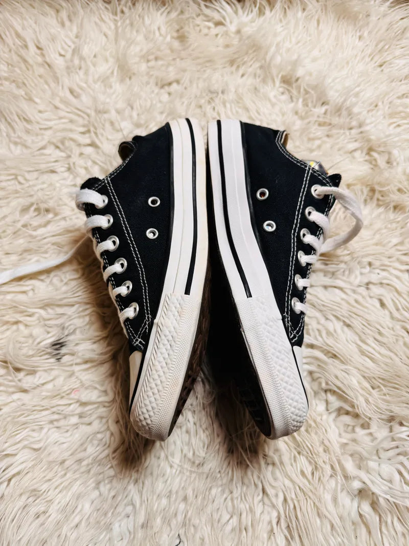 Chuck Taylor | Black & White | Lo top | Converse
