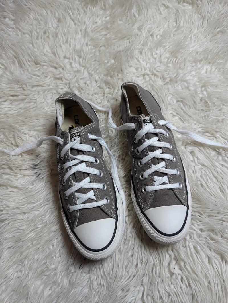 Chuck Taylor | Grey & White | Lo top | Converse
