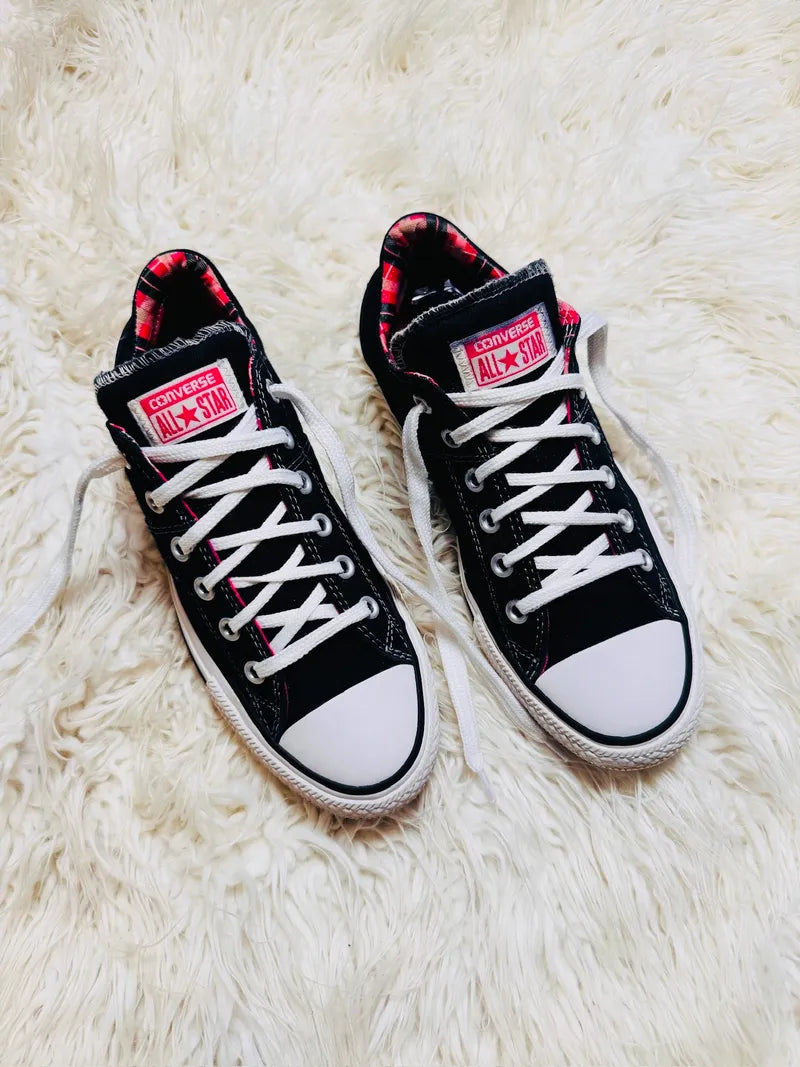 Converse Black & White