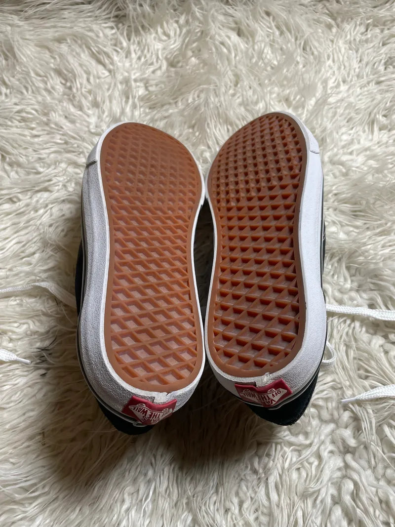 Vans | Black & White | Lo Top | Old Skool
