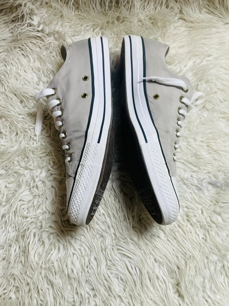 Chuck Taylor | Grey & White | Lo top | Converse
