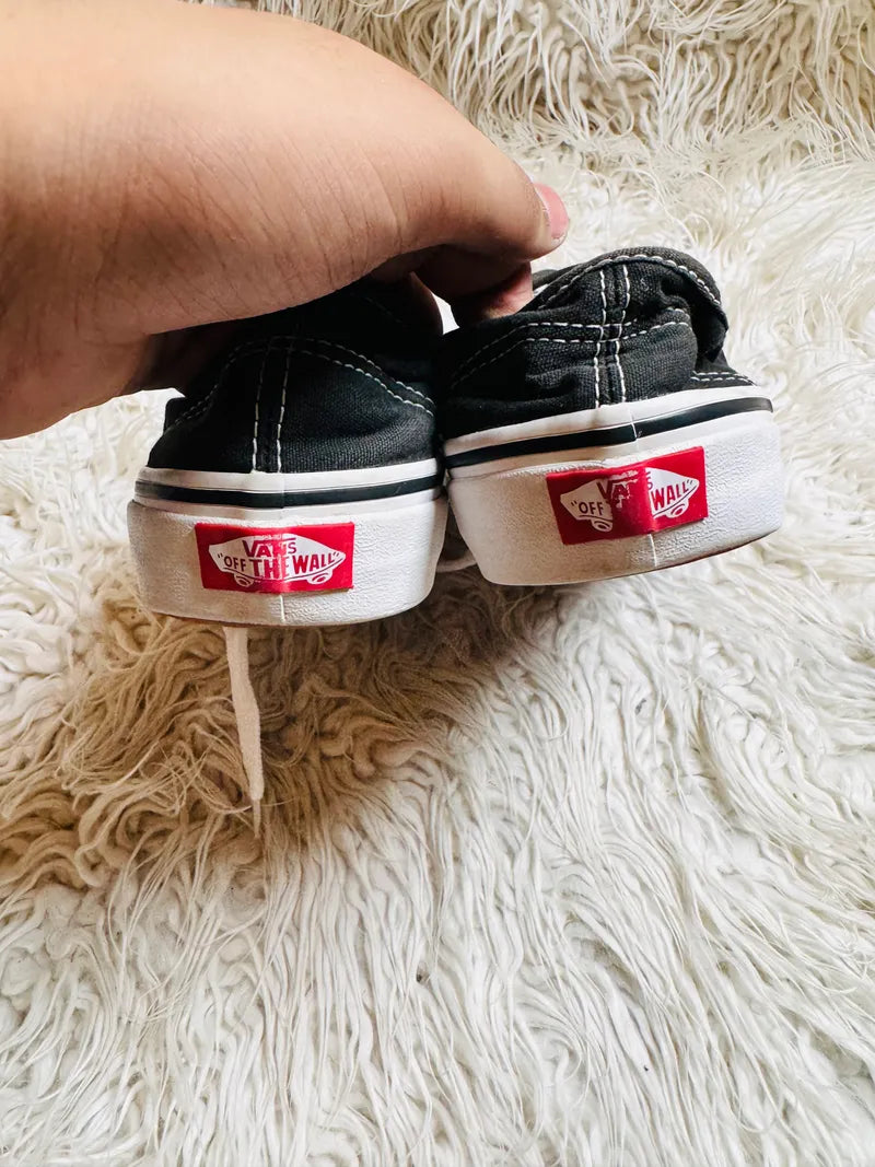 Vans Authentic | Black & White | Lo Top