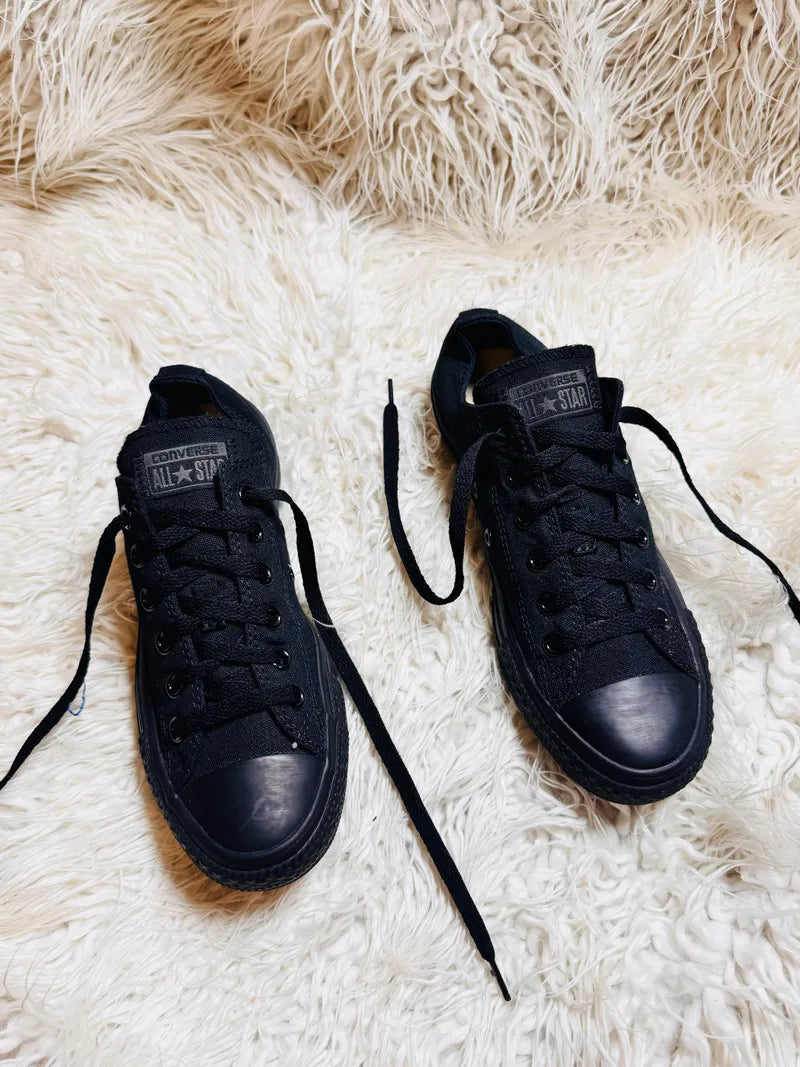 Chuck Taylor | Black | Lo top | Converse