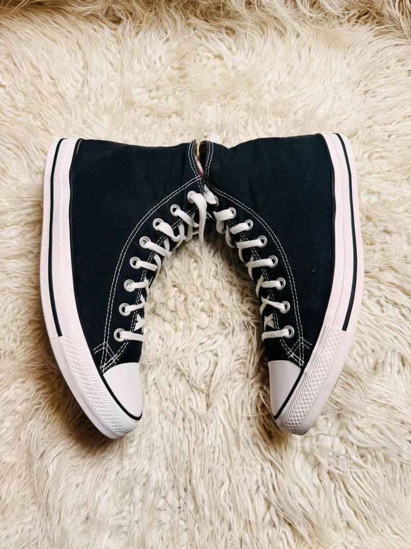 Chuck Taylor | Black & White | High top| Converse