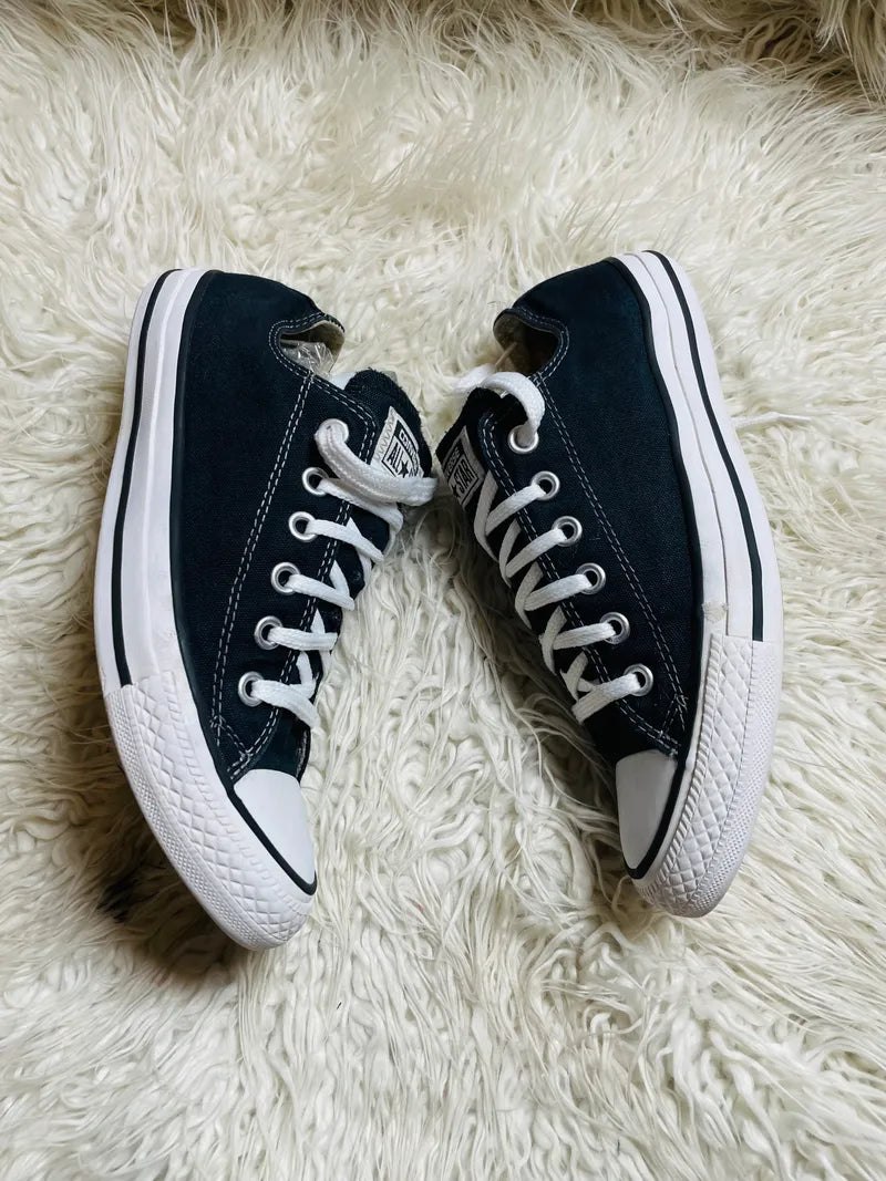 Chuck Taylor | Black & White | Lo top | Converse