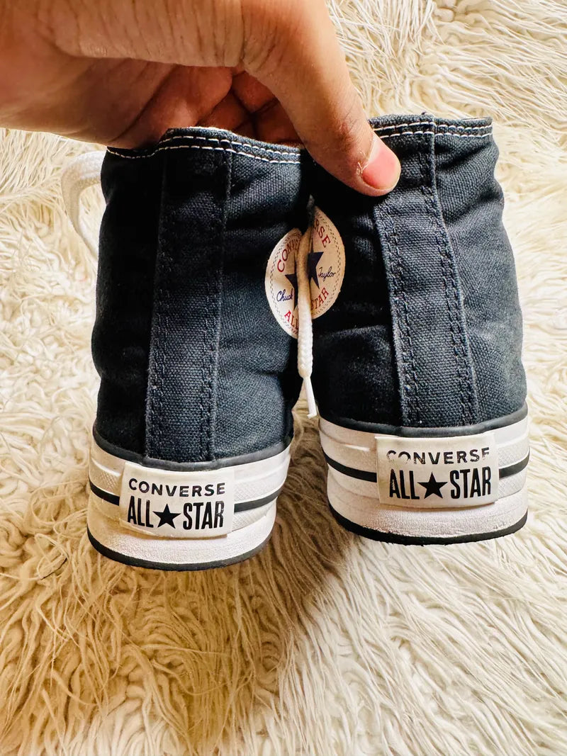 Chuck Taylor | Black & White | High top| Converse | Padded