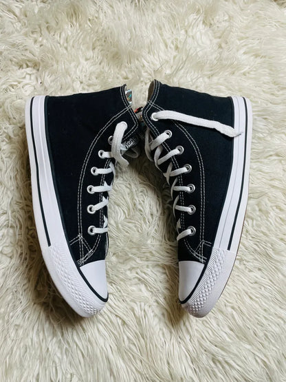 Chuck Taylor | Black & White | High top| Converse