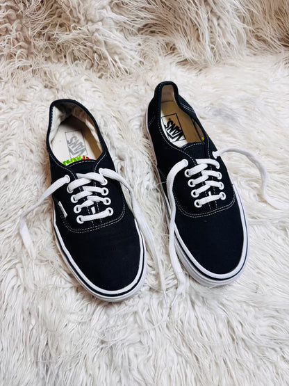 Vans Authentic | Black & White | Lo Top