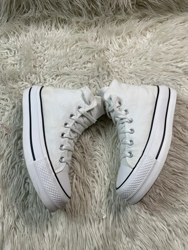 Chuck Taylor |White | High top| Converse | Platforms