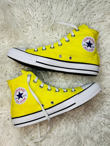 Chuck Taylor Yellow & White Converse