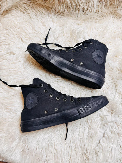 Chuck Taylor | Black  | High top| Converse| padded