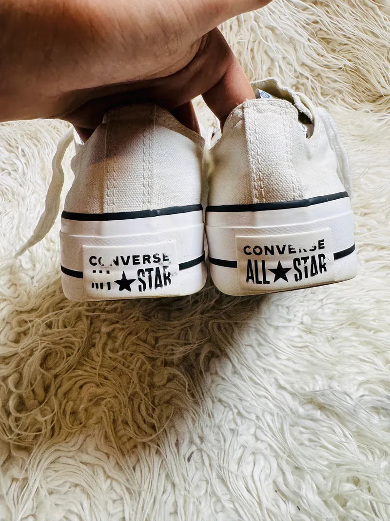 Chuck Taylor | White | Low top| Converse | Platforms