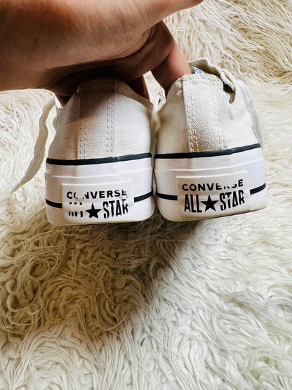 Chuck Taylor | White | Low top| Converse | Platforms