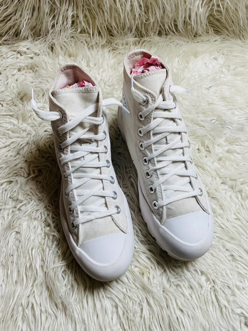 Chuck Taylor | White | High top| Converse | Platforms