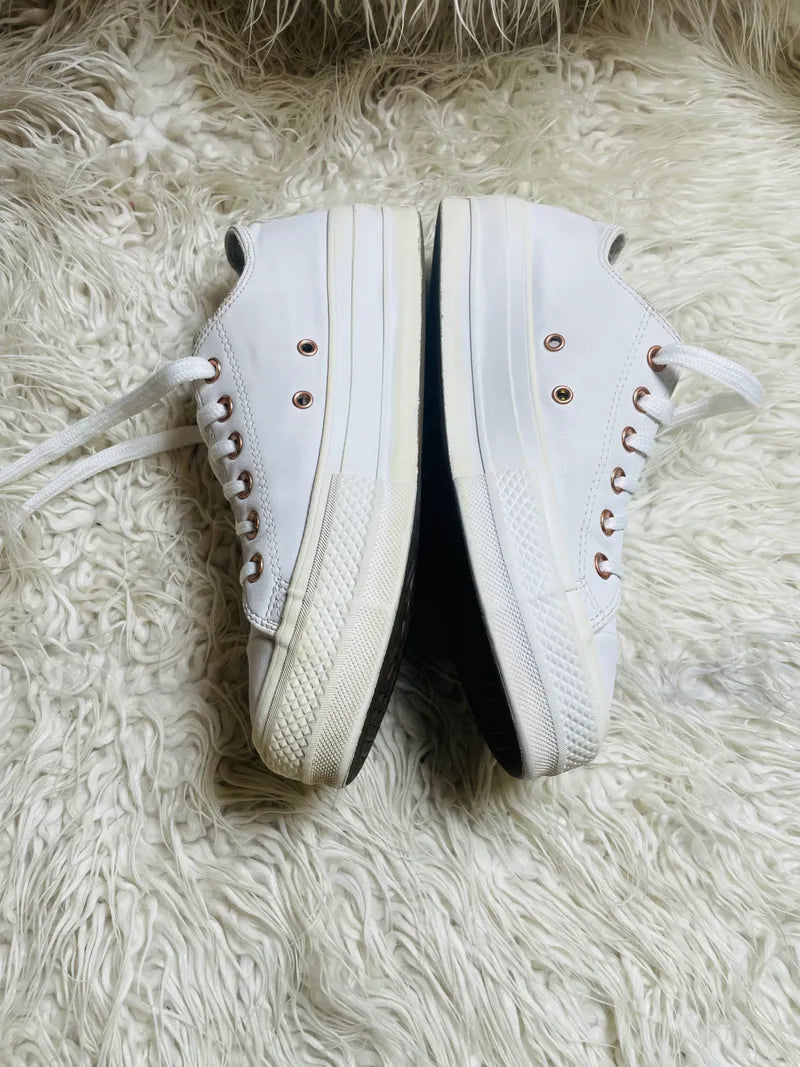 Chuck Taylor | Cream Patent Leather | Lo top | Converse