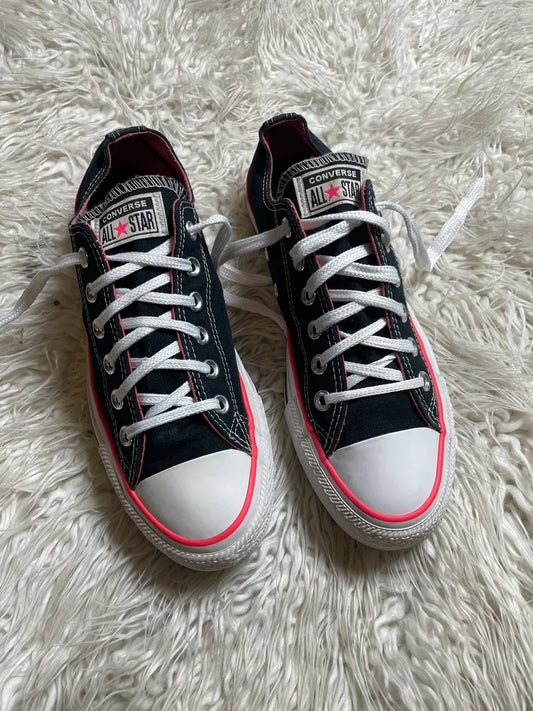 Chuck Taylor | Black & White | Lo top | Converse