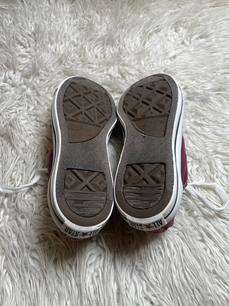 Chuck Taylor | Maroon & White | Lo top | Converse