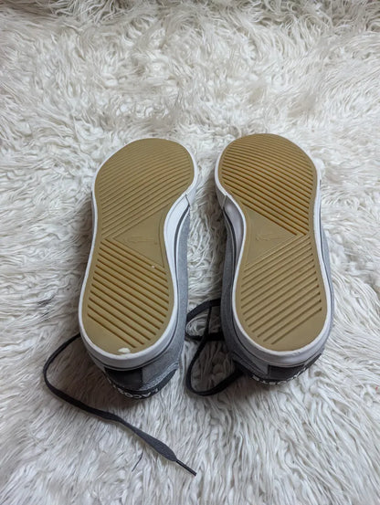 grey canvas Lacoste Ampthill chukka-style low-top sneakers