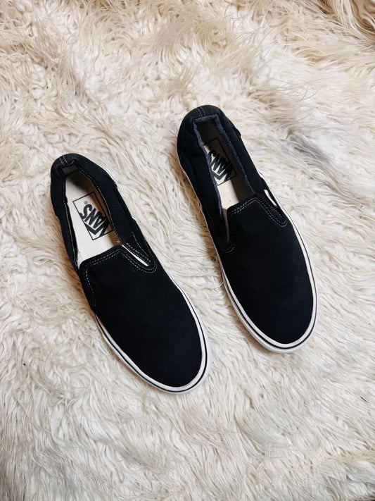 Vans | Black & White | Slip Ons