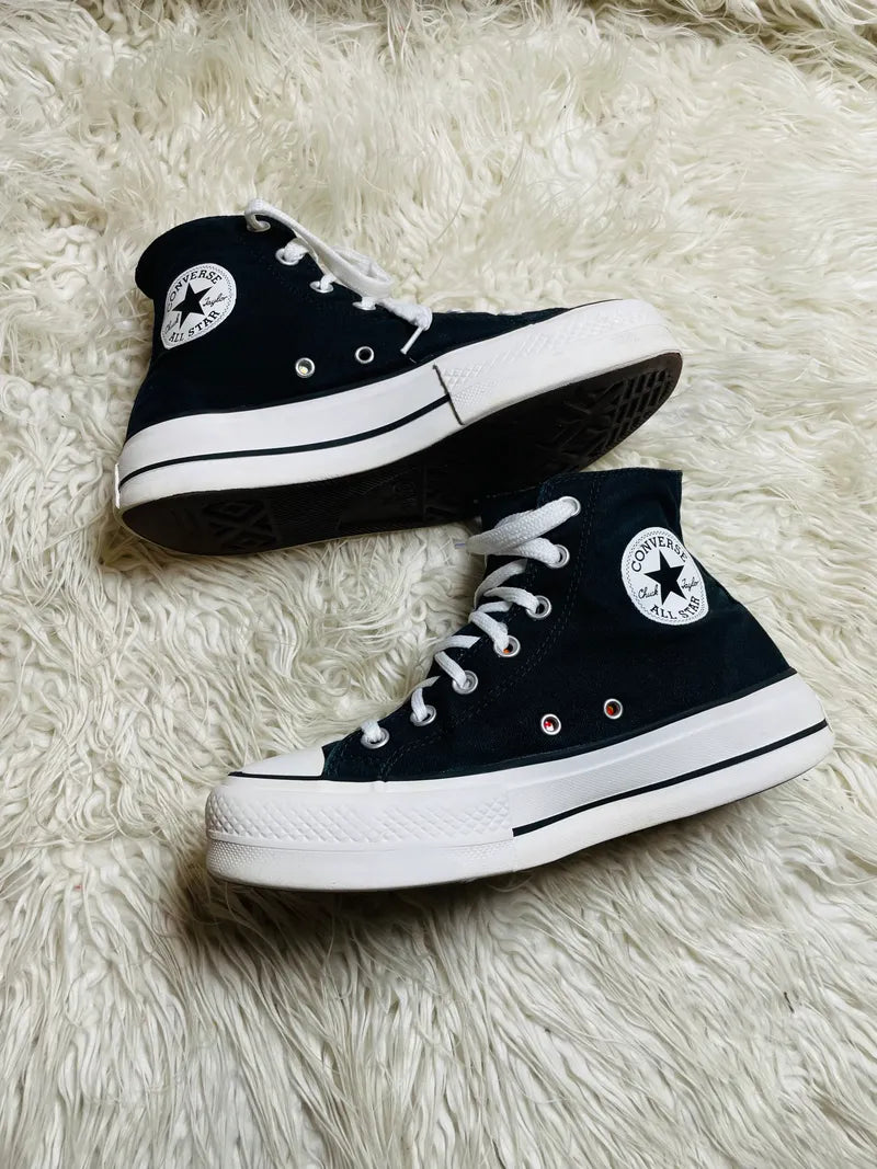 Chuck Taylor | Black & White | High top | Hi Sole | Converse