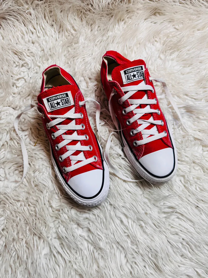 Chuck Taylor | Red & White | Lo top | Converse