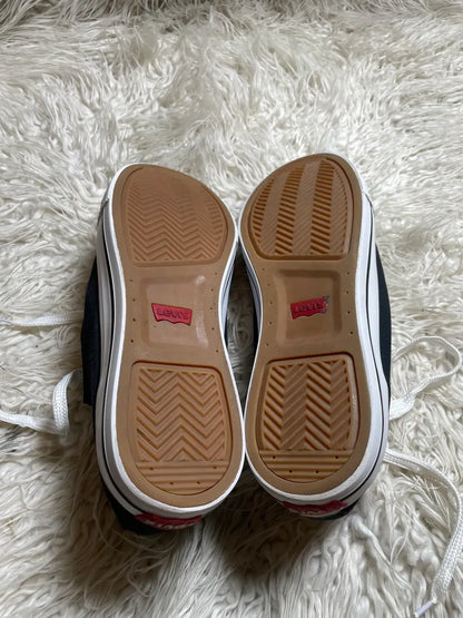 Levi’s | Black & White | Lo Top | Sneakers