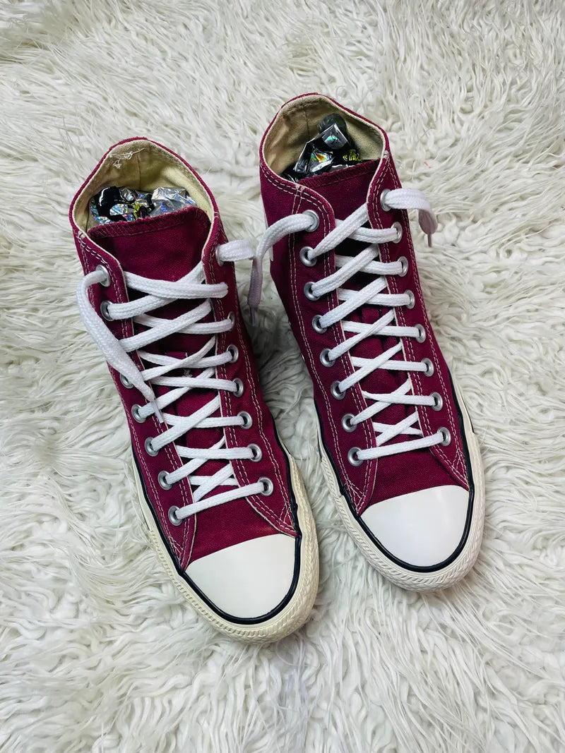 Chuck Taylor | Mahroon & White | High top| Converse