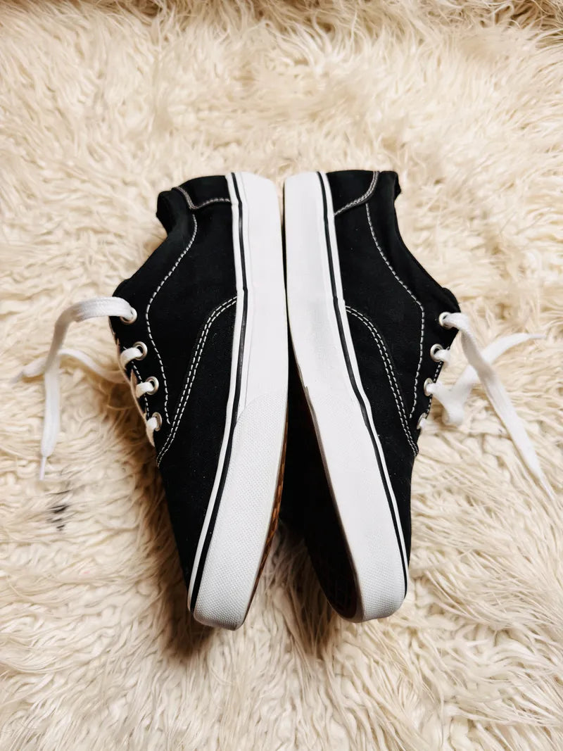 Vans | Black & White | At Wood