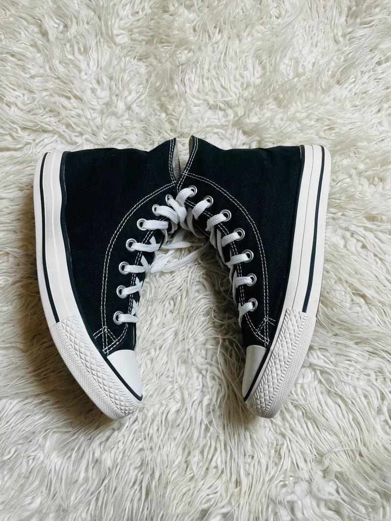 Chuck Taylor | Black & White | High top| Converse