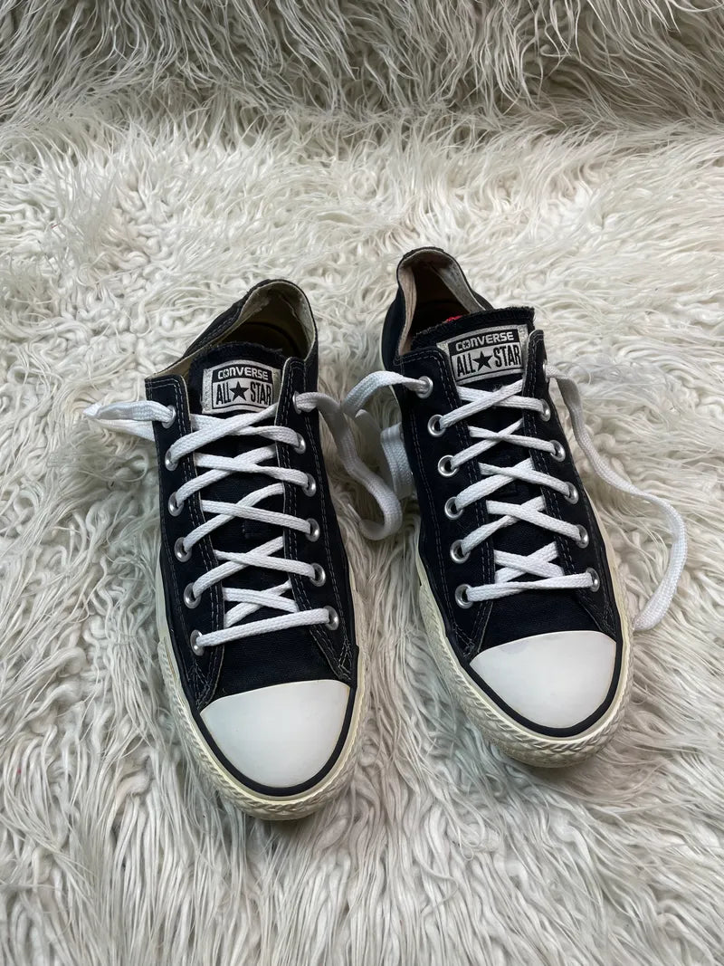 Chuck Taylor | Black & White | Lo top | Converse