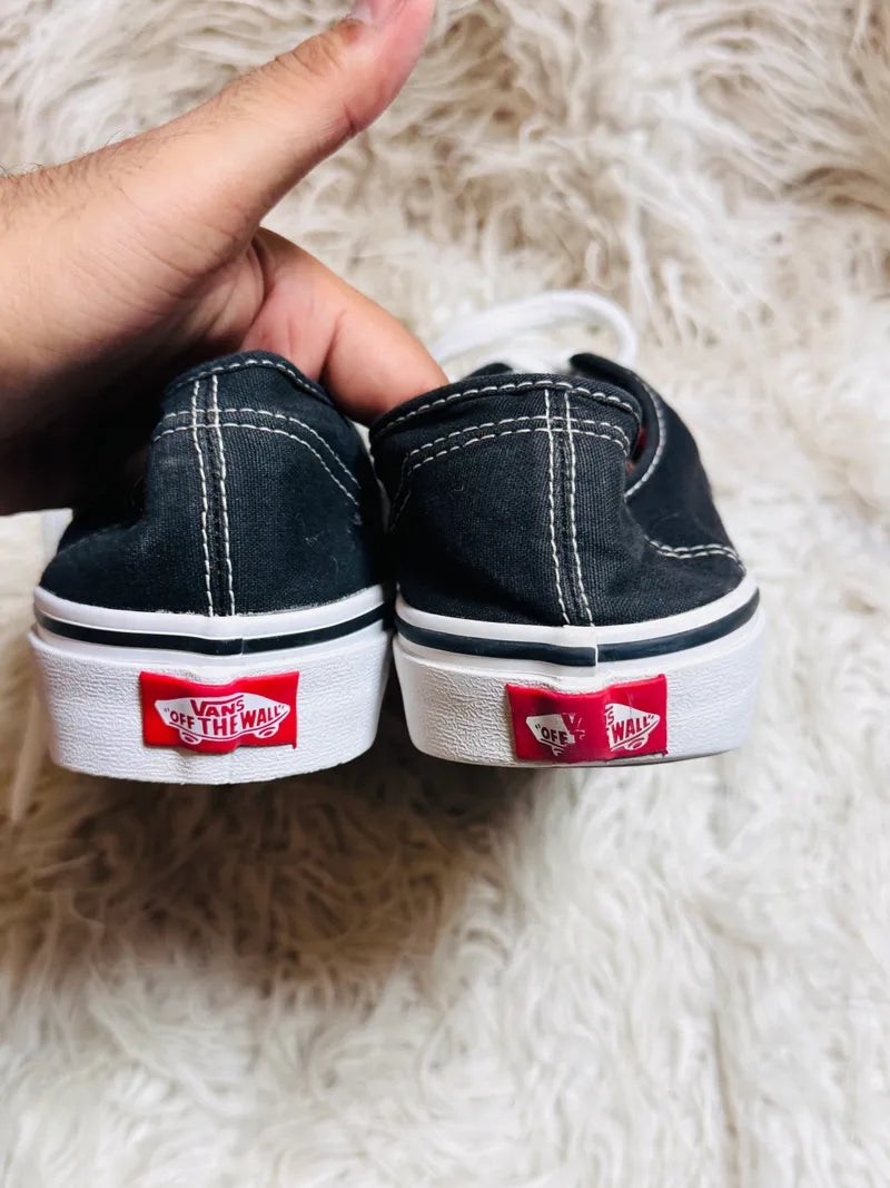 Vans Authentic | Black & White | Lo Top