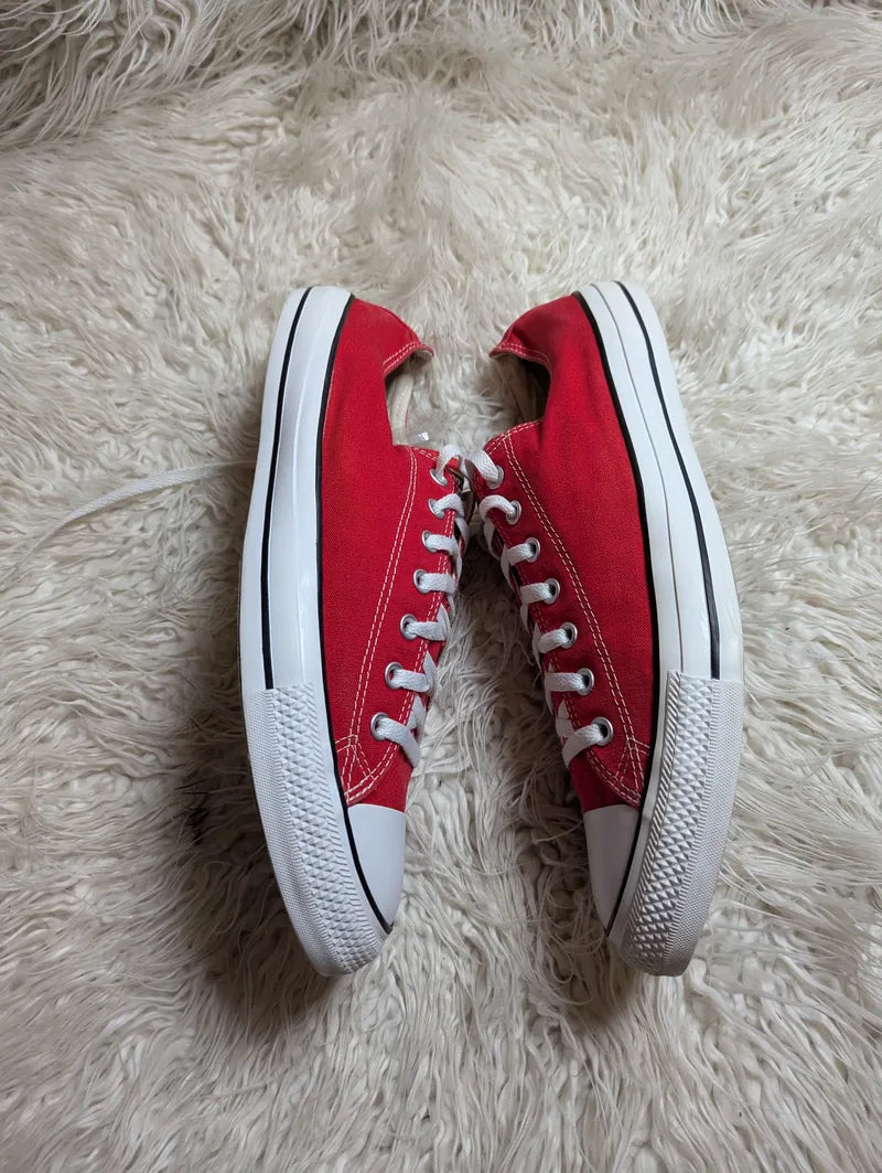 Chuck Taylor | Red & White | Lo top | Converse