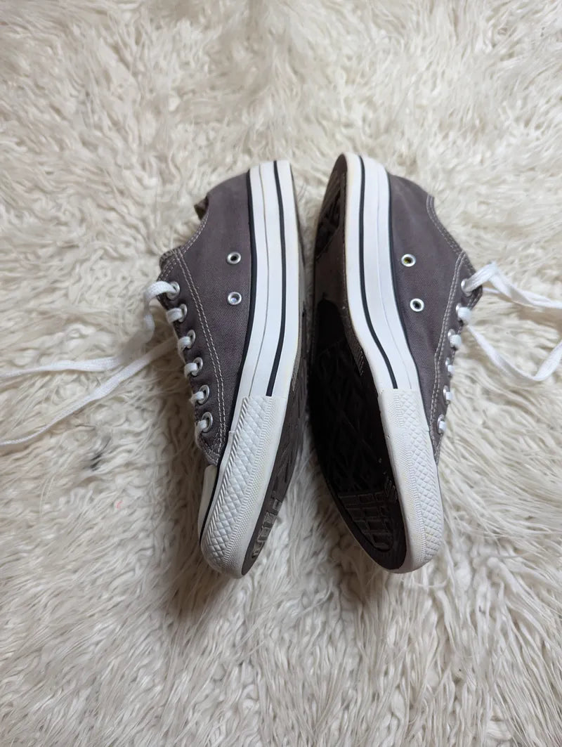 Chuck Taylor | Grey & White | Lo top | Converse