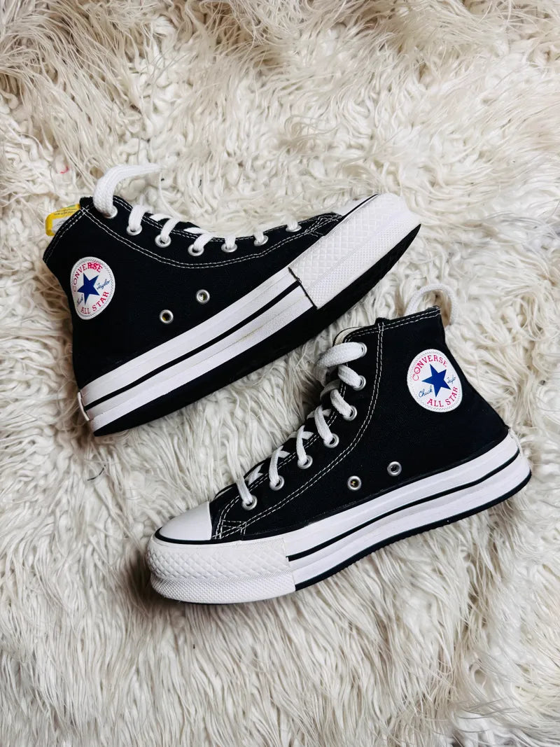 Chuck Taylor | Black & White | High top| Converse | Padded