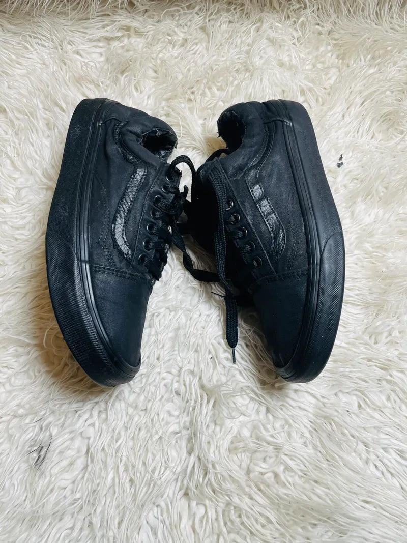 Vans | Black | Lo Top | Old Skool