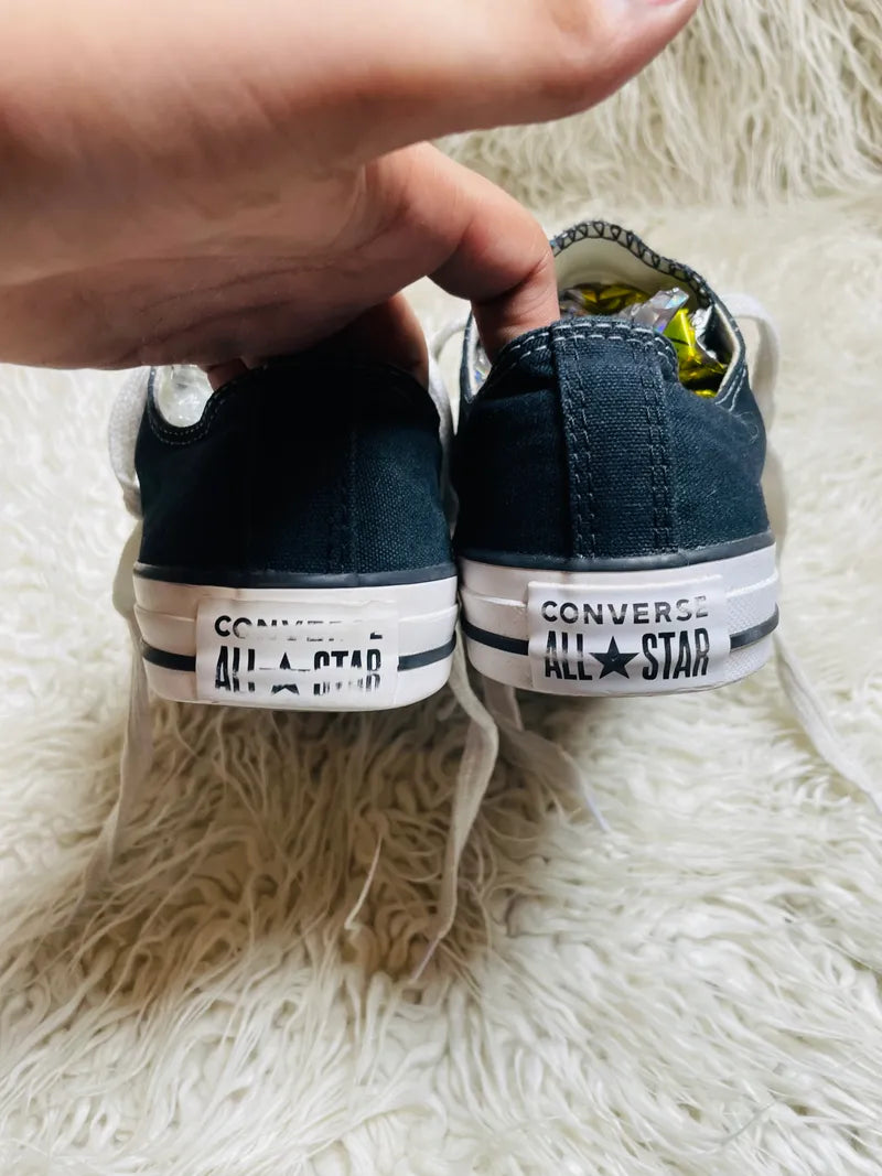 Chuck Taylor | Black & White | Lo top | Converse