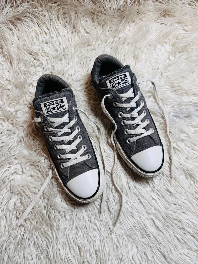 Chuck Taylor | Grey & White | Lo top | Converse