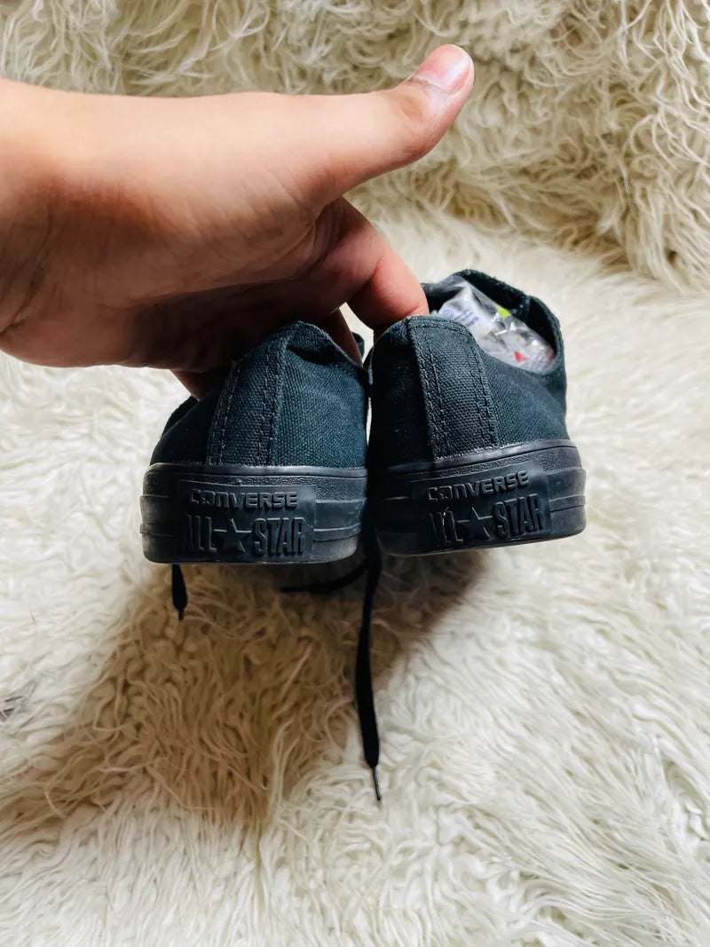 Chuck Taylor | Black | Lo top | Converse